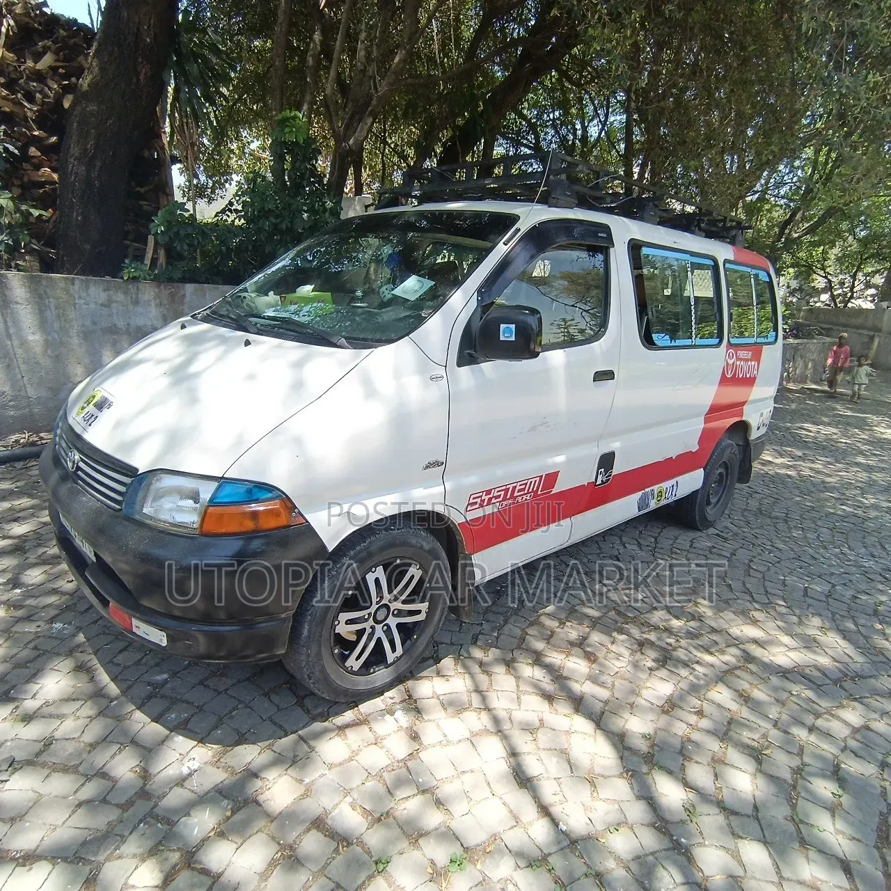 Toyota HiAce 2003 White