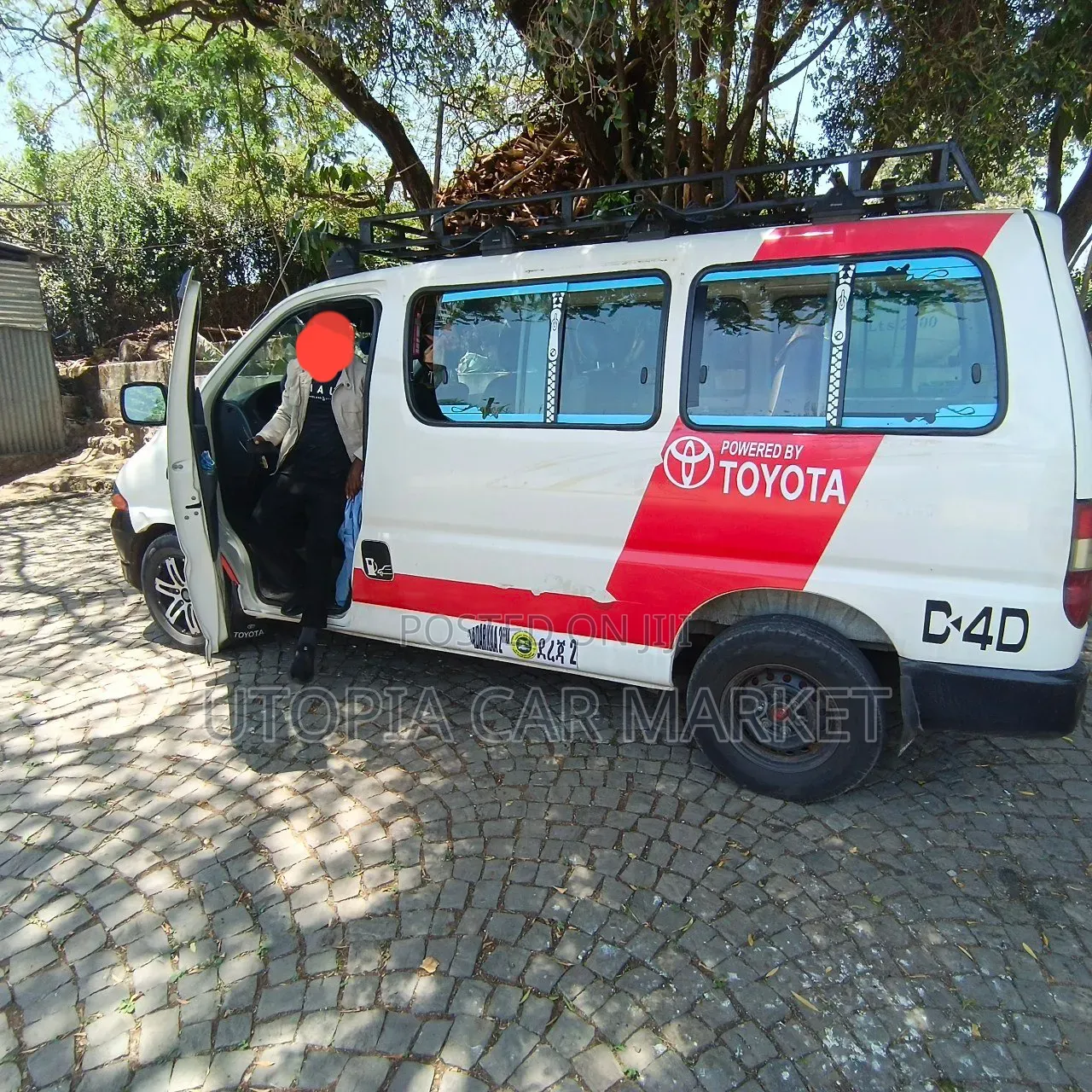 Toyota HiAce 2003 White