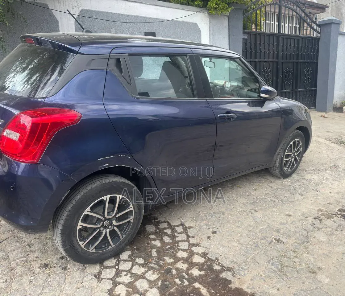Suzuki Swift 2021 Blue