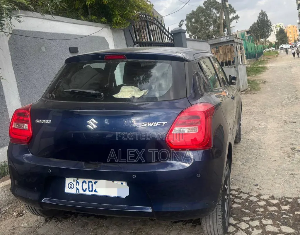Suzuki Swift 2021 Blue