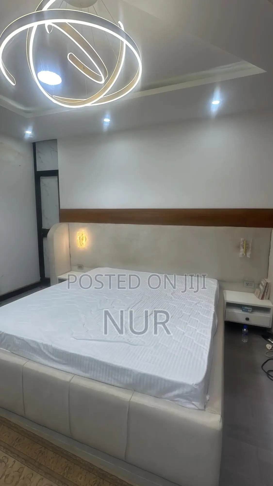 Luxurious Modern 200 Meter Bed 5 Month Use