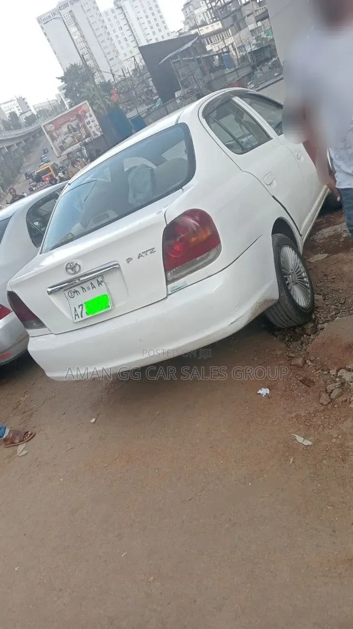 Toyota Platz 2004 White