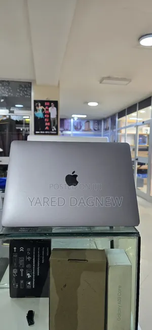 New Laptop Apple MacBook Pro 2022 M2 8GB Apple M2 SSD 256GB