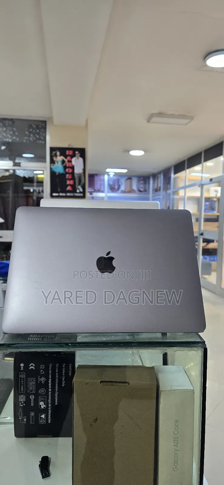 New Laptop Apple MacBook Pro 2022 M2 8GB Apple M2 SSD 256GB