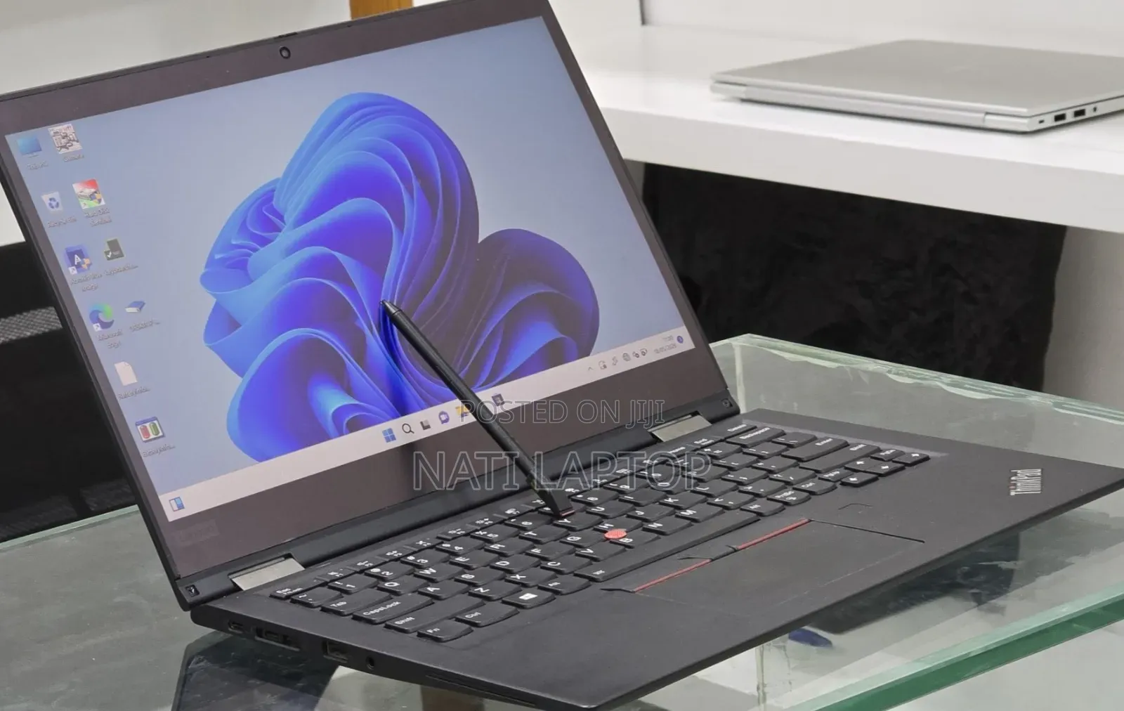 New Laptop Lenovo ThinkPad X390 Yoga 16GB Intel Core i5 SSD 512GB