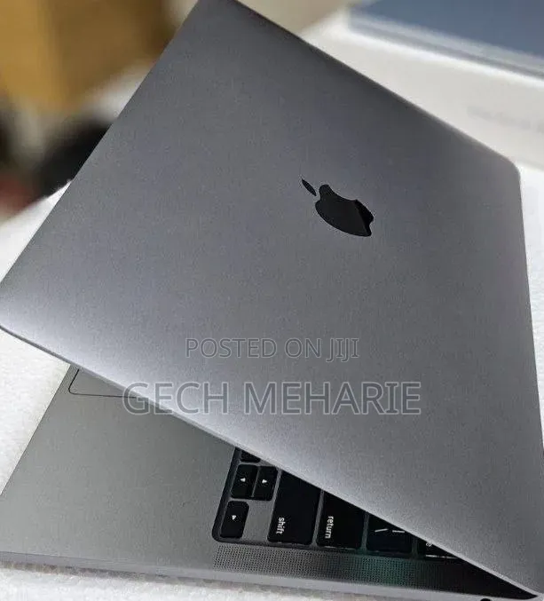 New Laptop Apple MacBook Pro 2022 M2 8GB Apple M2 SSD 256GB