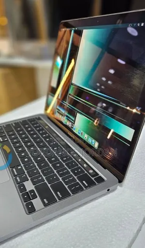 New Laptop Apple MacBook Pro 2022 M2 8GB Apple M2 SSD 256GB