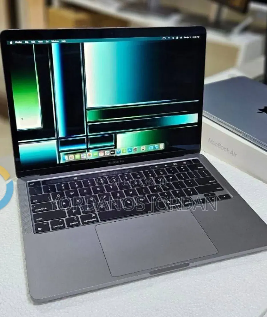 New Laptop Apple MacBook Pro 2022 M2 8GB Apple M2 SSD 256GB