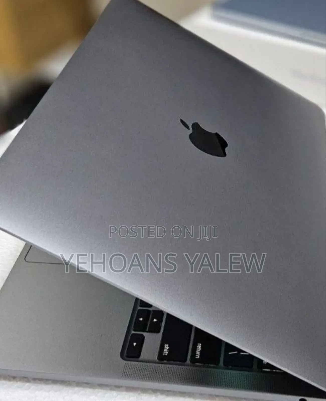 New Laptop Apple MacBook Pro 2022 M2 8GB Apple M2 SSD 256GB