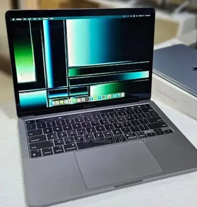 New Laptop Apple MacBook Pro 2022 M2 8GB Apple M2 SSD 256GB