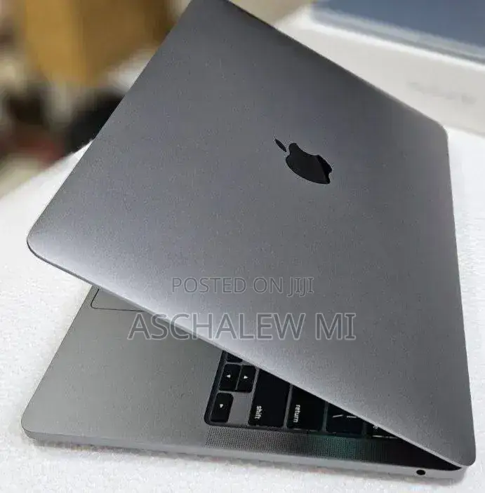 New Laptop Apple MacBook Pro 2022 M2 8GB Apple M2 SSD 256GB