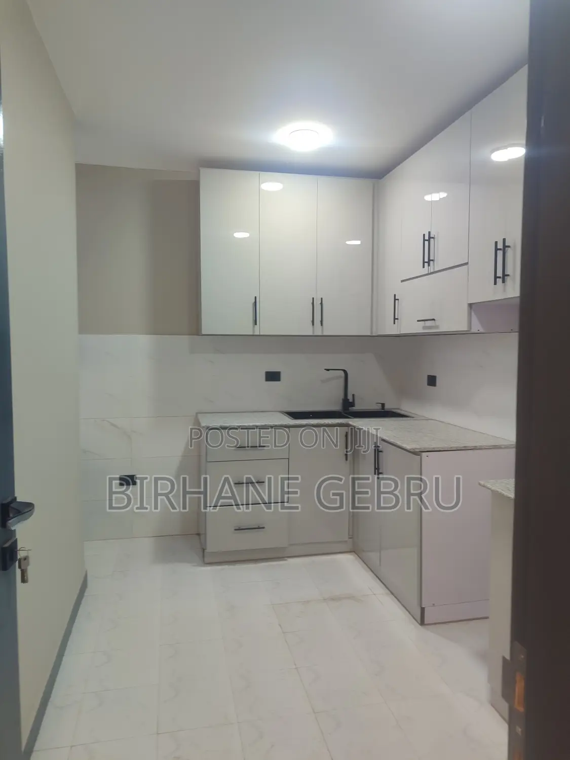 3bdrm Apartment in Luxury Apartiment, Bole for rent