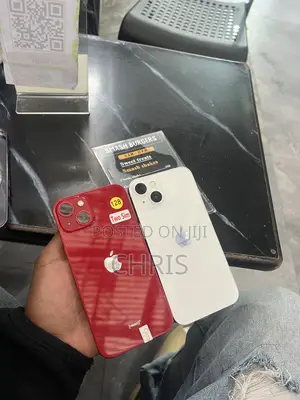 Apple iPhone 13 128 GB Red