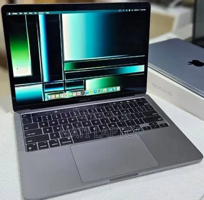 New Laptop Apple MacBook Pro 2022 M2 8GB Apple M2 SSD 256GB