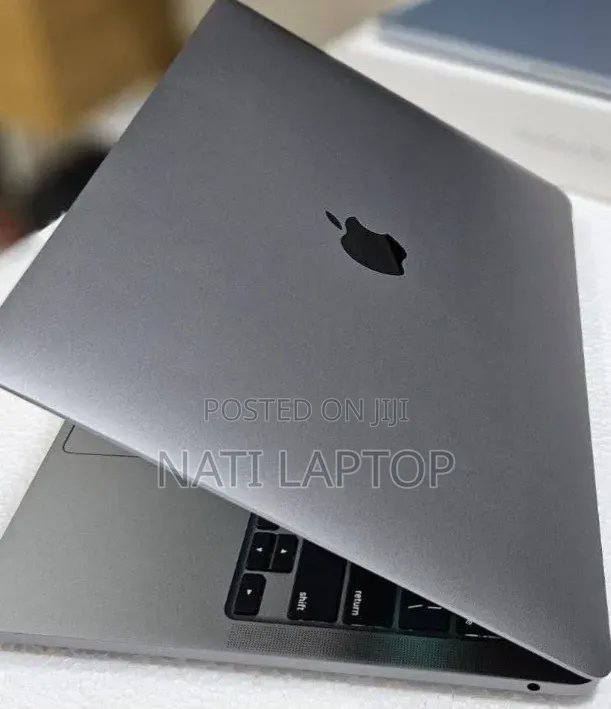 New Laptop Apple MacBook Pro 2022 M2 8GB Apple M2 SSD 256GB