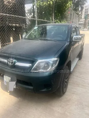 Toyota Hilux 2007 Maroon