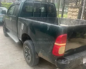 Toyota Hilux 2007 Maroon