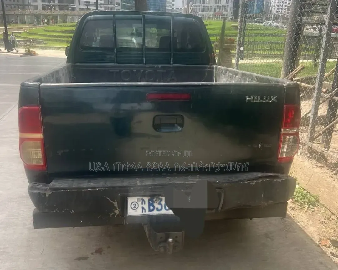 Toyota Hilux 2007 Maroon