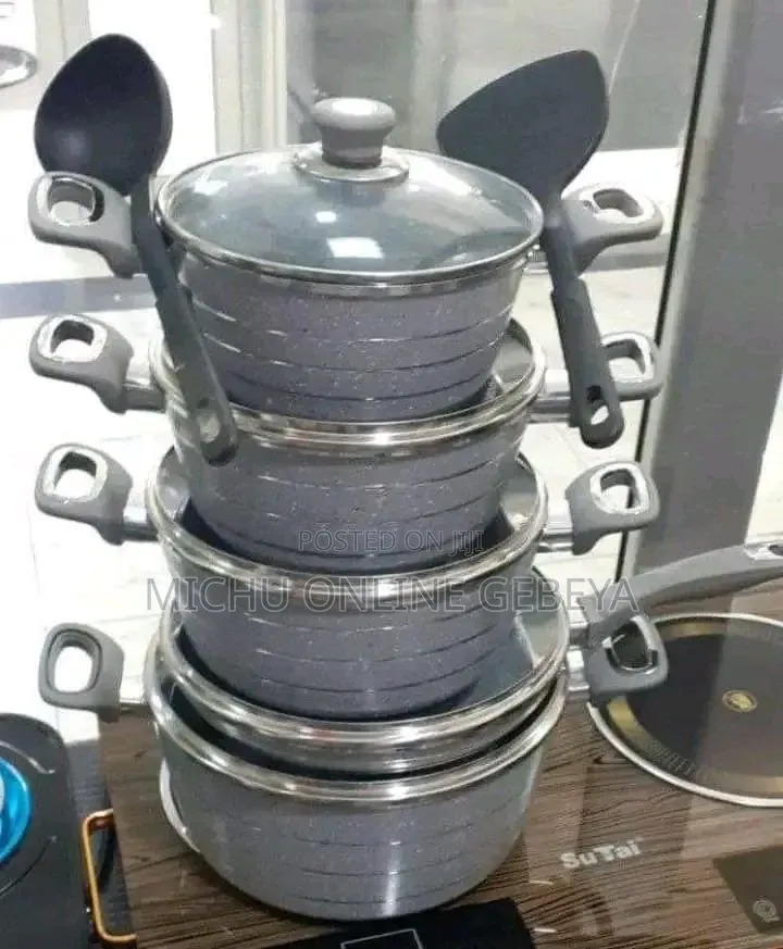 Momcoc Kitchenware Set/Free Delivery