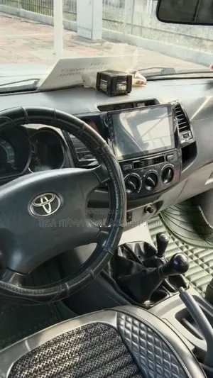 Toyota Hilux 2007 Off white