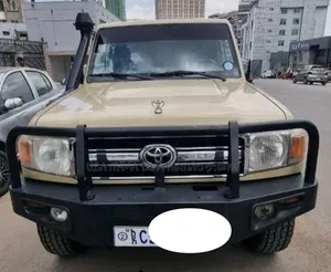 Toyota Land Cruiser 2013 Gold