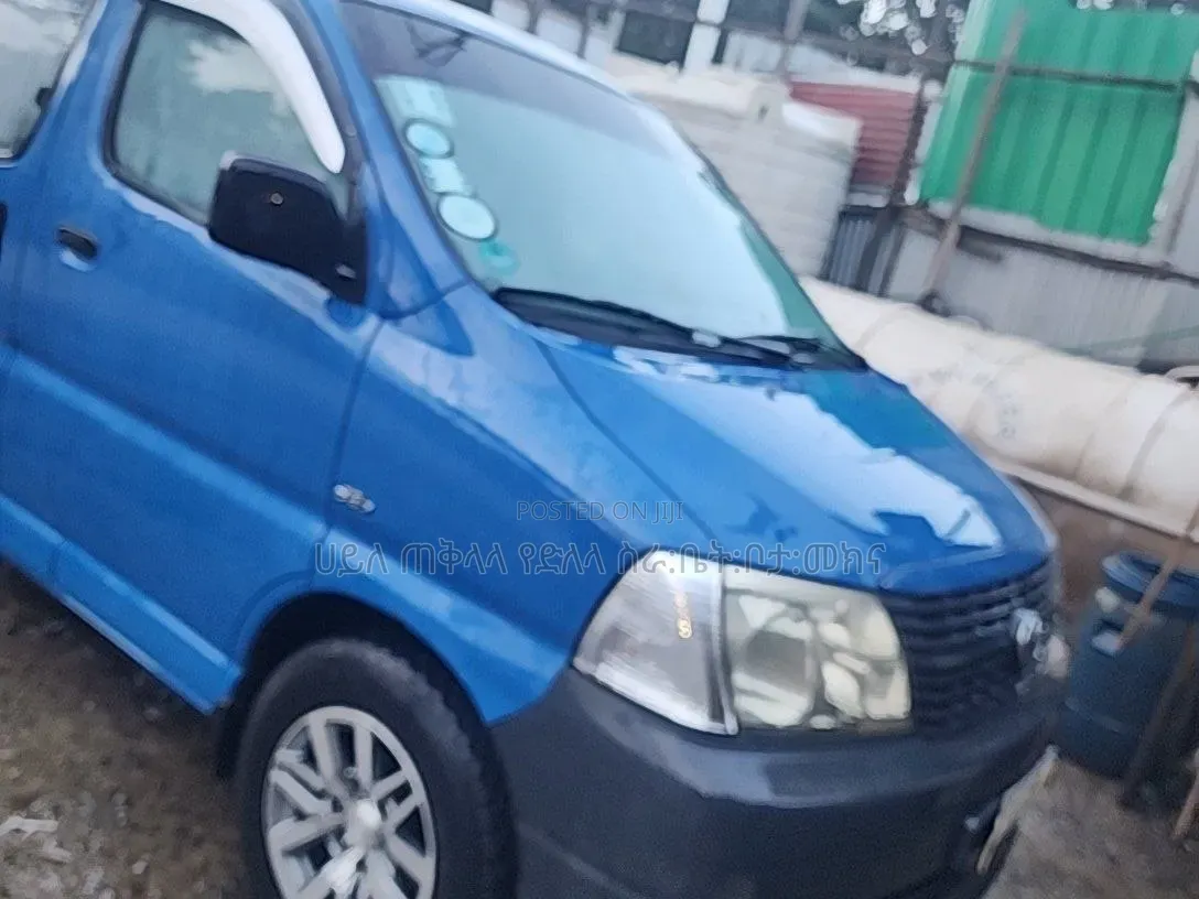 Toyota HiAce 2007 Blue