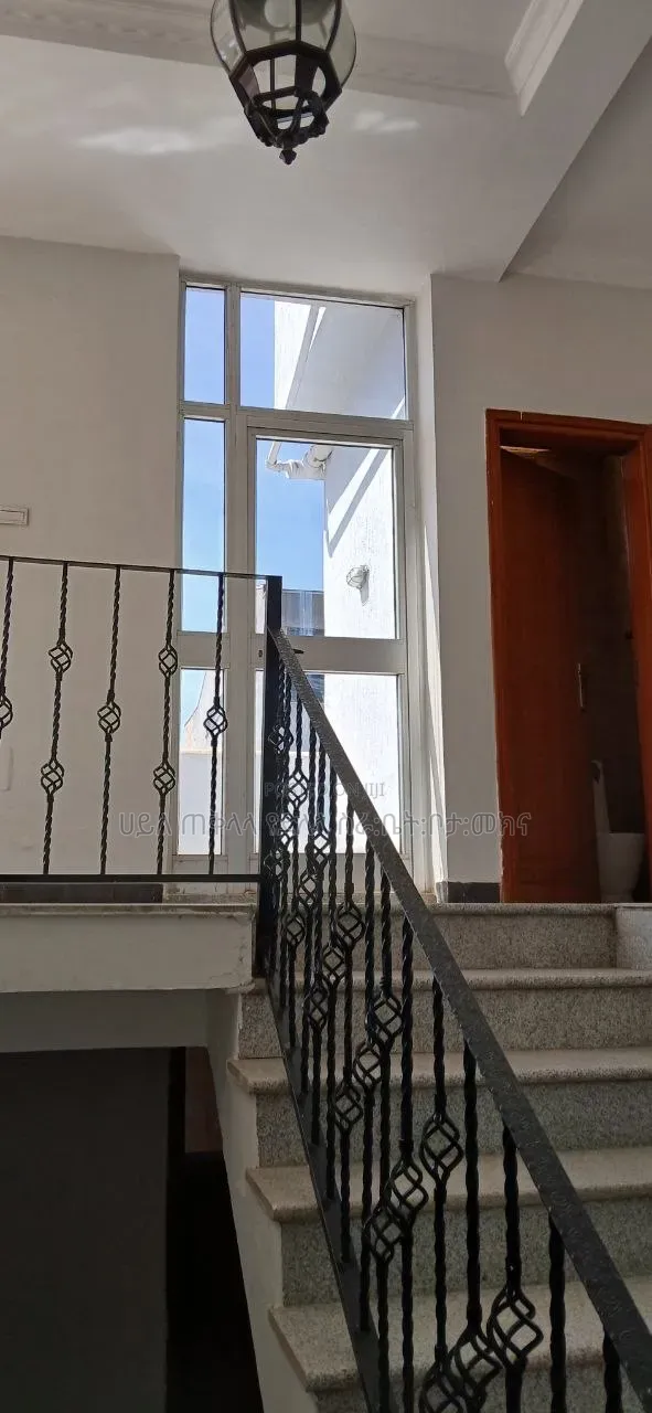 Furnished 6bdrm Penthouse in Sheger Legetafo Area, Oromia-Finfinne