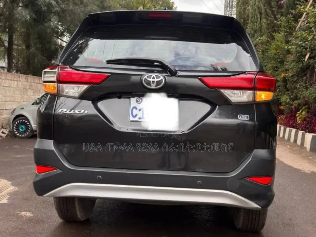 Toyota Rush 2022 Maroon