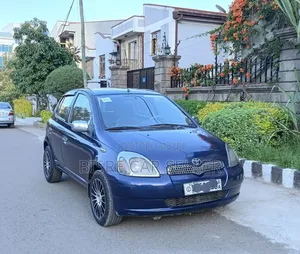 Toyota Vitz 2000 Blue