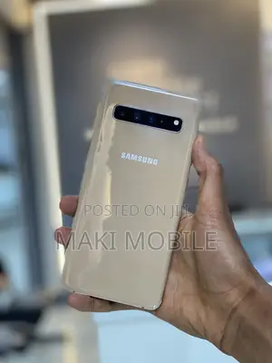 New Samsung Galaxy S10 5G 256 GB Gold