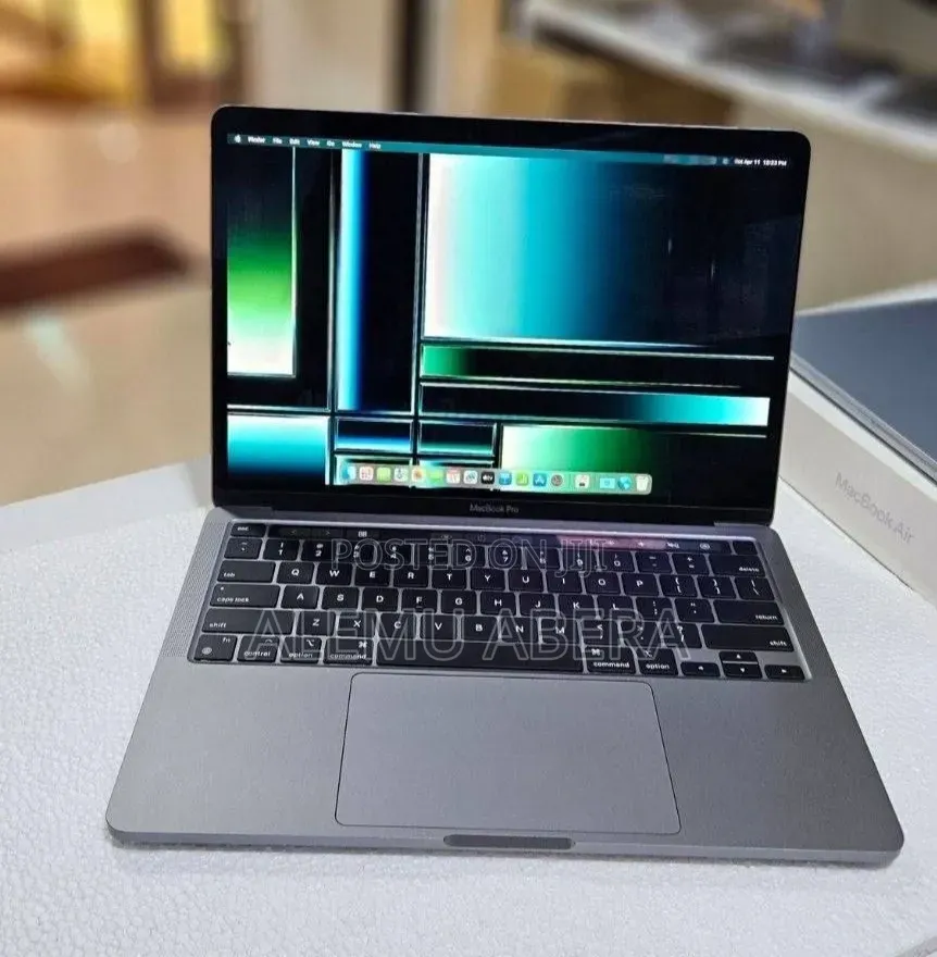 New Laptop Apple MacBook Pro 2023 M2 8GB Apple M2 SSD 256GB