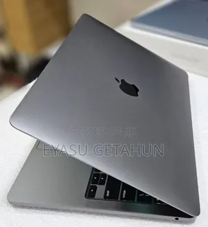 New Laptop Apple MacBook Pro 2022 M2 8GB Apple M2 SSD 256GB