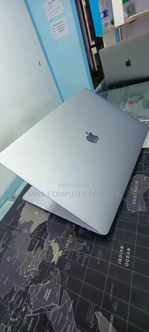 Laptop Apple MacBook Pro 2019 36GB Intel Core i9 SSD 512GB