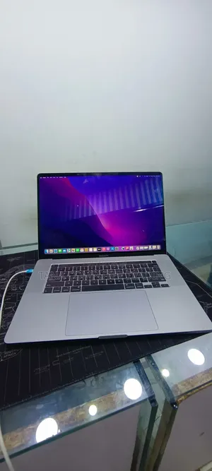 Laptop Apple MacBook Pro 2019 36GB Intel Core i9 SSD 512GB