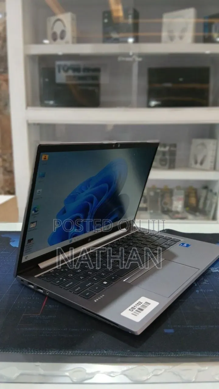 New Laptop HP ZBook Studio G8 16GB Intel Core i7 SSD 512GB