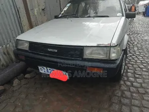 Toyota Corolla 1.3 1984 Silver
