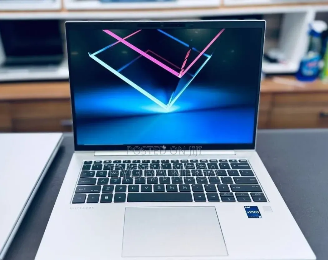New Laptop HP EliteBook 840 G10 16GB Intel Core i7 SSD 512GB