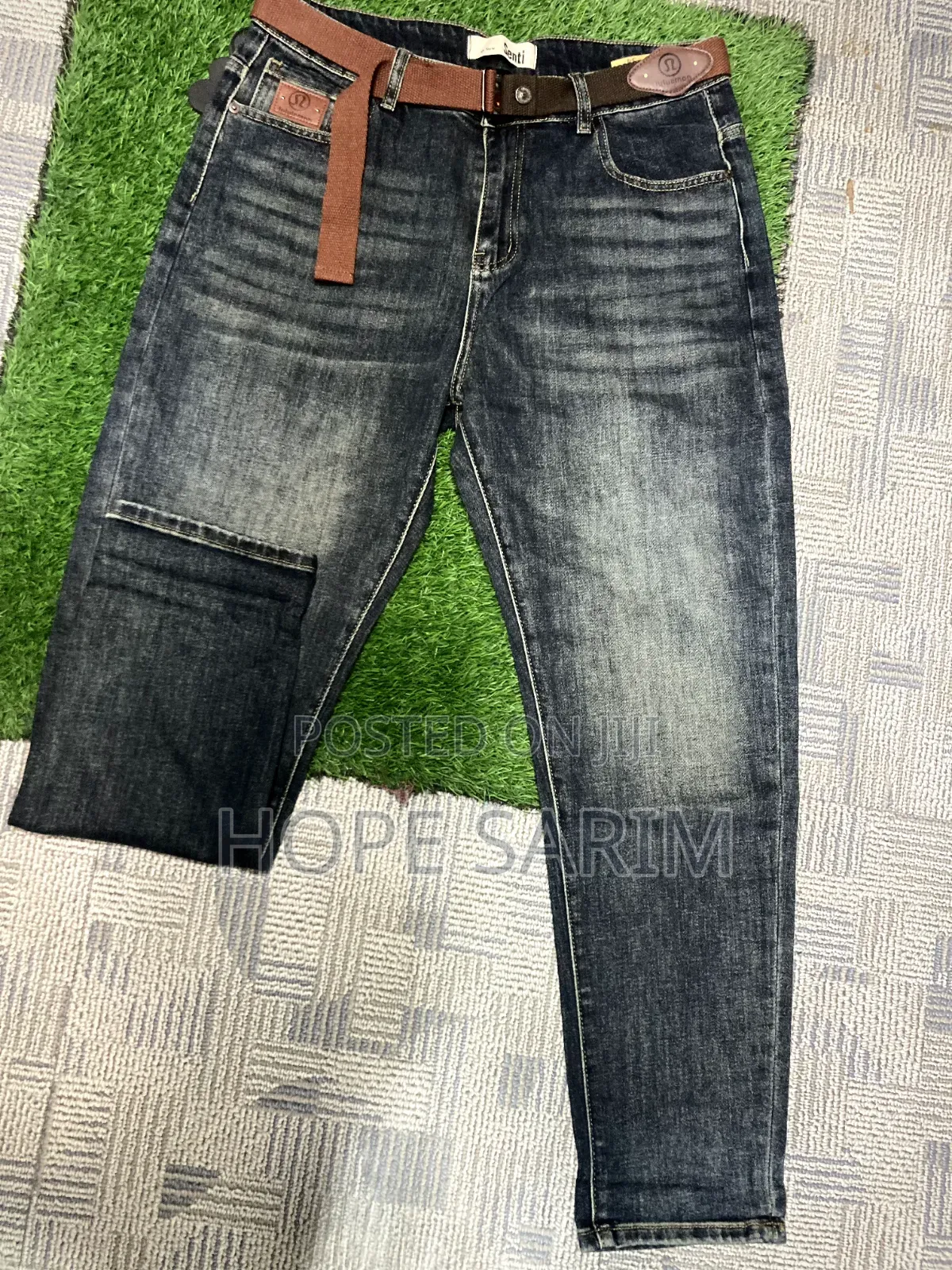 Men's Dark Wash Denim Jeans With Belt -
