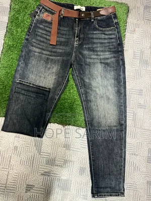 Men's Dark Wash Denim Jeans With Belt -