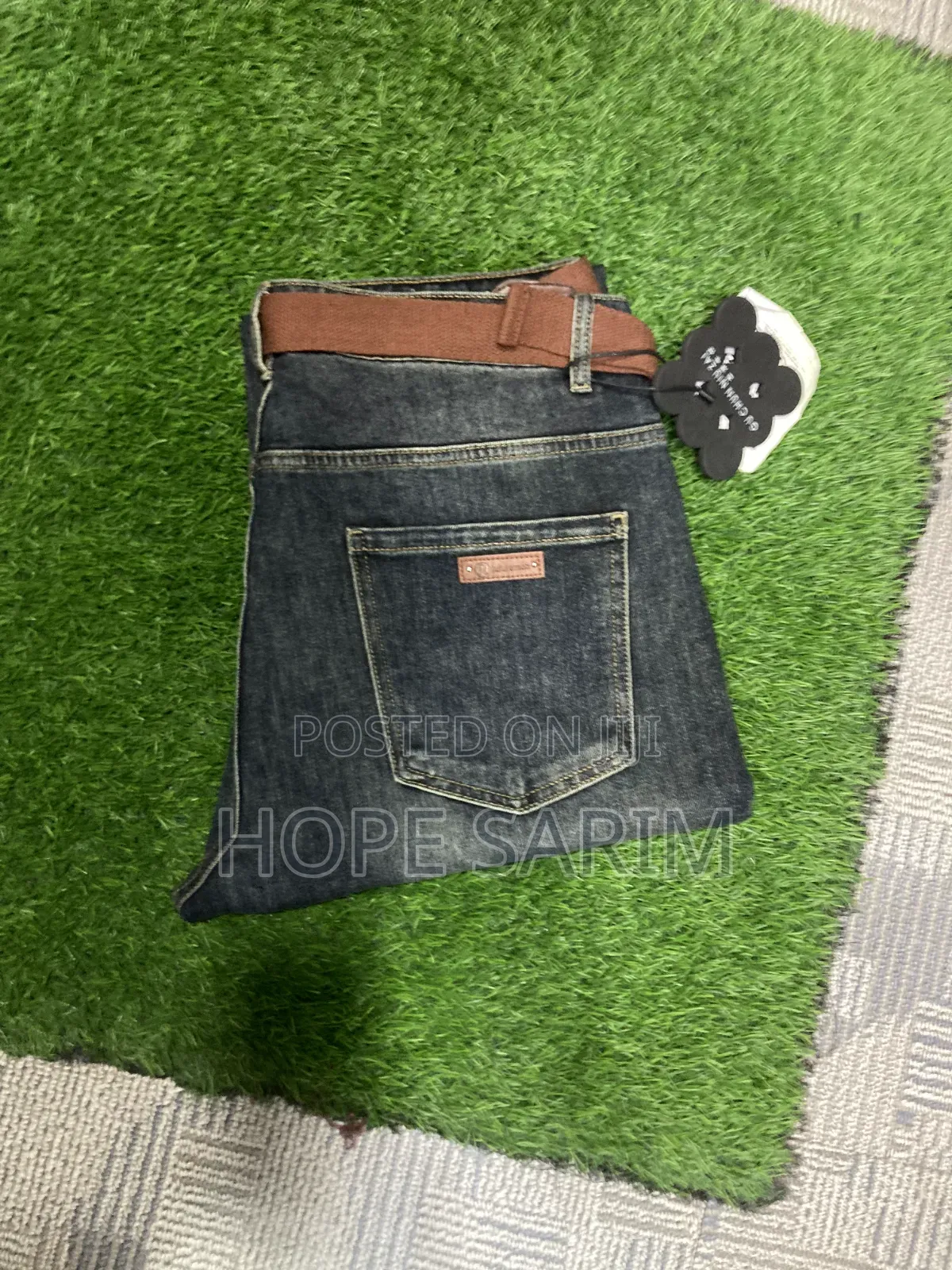 Men's Dark Wash Denim Jeans With Belt -