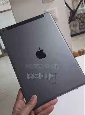 New Apple iPad 10.2 (2020) Wi-Fi 64 GB Black