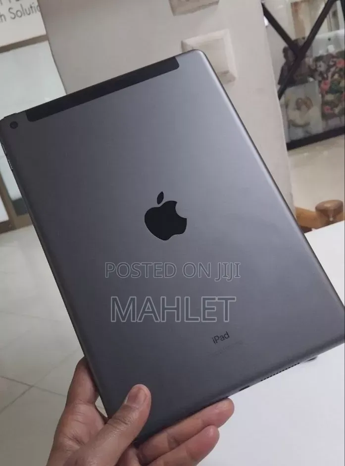New Apple iPad 10.2 (2020) Wi-Fi 64 GB Black
