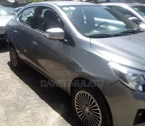 Mitsubishi Attrage 2022 Silver