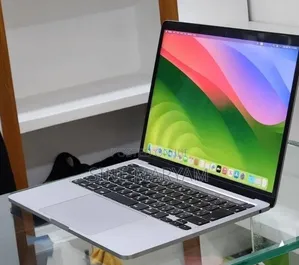 New Laptop Apple MacBook Pro 8GB Intel Core i5 SSD 512GB
