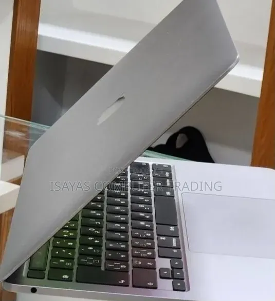 New Laptop Apple MacBook Pro M1 8GB Intel Core i5 SSD 512GB
