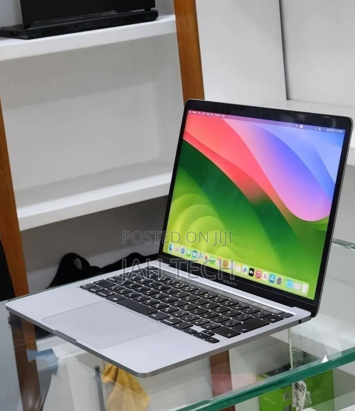 New Laptop Apple MacBook 2020 8GB Intel Core i5 SSD 512GB