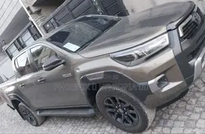 Toyota Hilux 2021 Gray