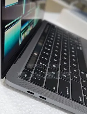 New Laptop Apple MacBook Pro 2022 M2 8GB Apple M2 SSD 256GB