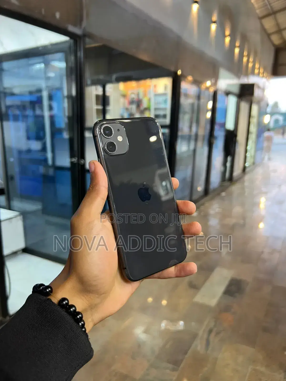 New Apple iPhone 11 64 GB Black