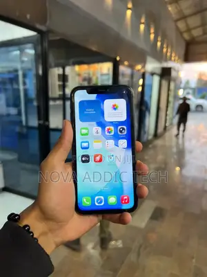 New Apple iPhone 11 64 GB Black
